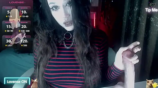 Snapshot of chloe_crystall_killer chatting on June 10, 3:13 pm chloe crystall killer online show from June 10, 3:13 pm