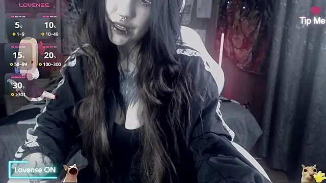 chloe crystall killer online show from August 1, 12:30 am