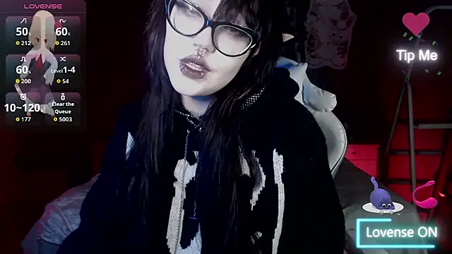 Snapshot of chloe_crystall_killer chatting on September 24, 1:24 am chloe crystall killer online show from September 24, 1:24 am