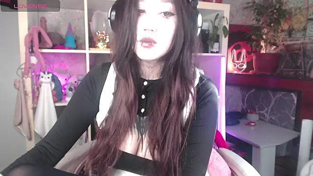 chloe crystall killer online show from July 20, 11:45 am