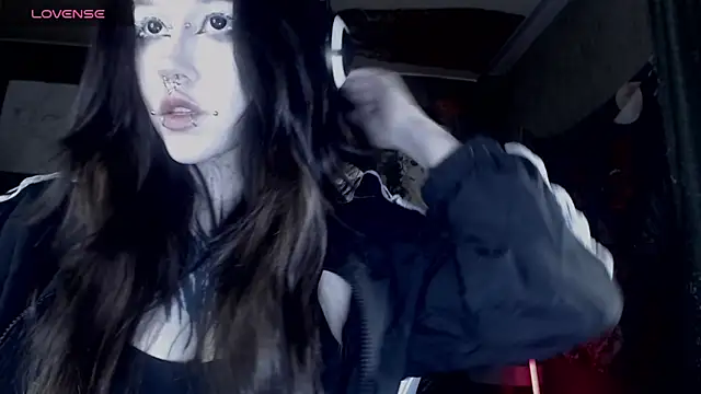 chloe crystall killer online show from April 10, 1:34 am