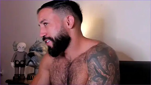 BradLeon  online show from December 5, 10:58 am