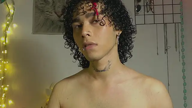 seven7xis online show from April 2, 4:19 am