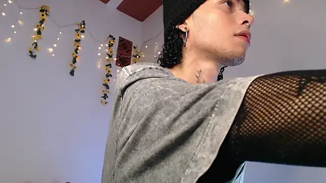 seven7xis online show from March 12, 4:51 am