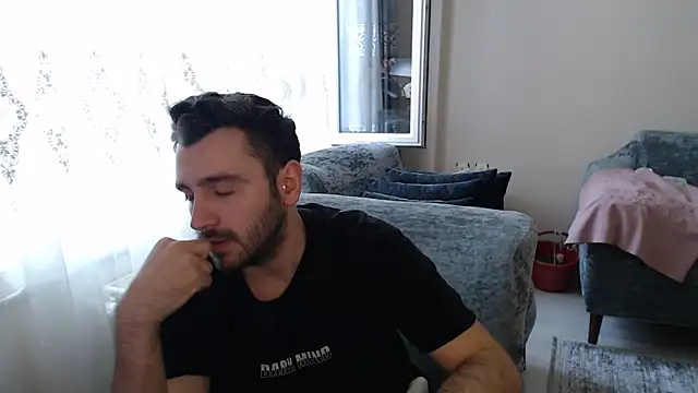 handsomeee04 online show from May 17, 3:01 pm
