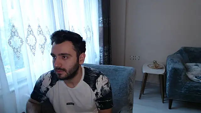 handsomeee04 online show from May 23, 4:17 pm