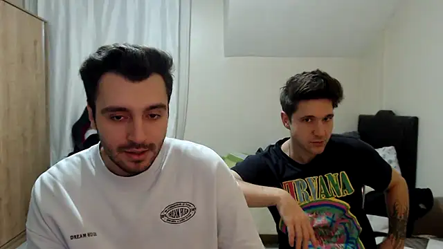 handsomeee04 online show from October 15, 8:06 pm