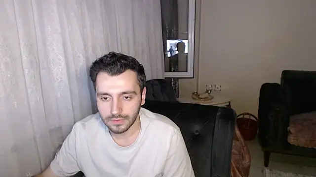 handsomeee04 online show from May 30, 8:47 pm