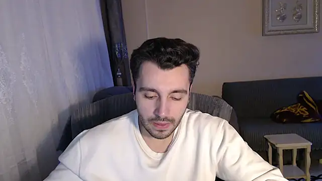 handsomeee04 online show from November 29, 10:32 pm