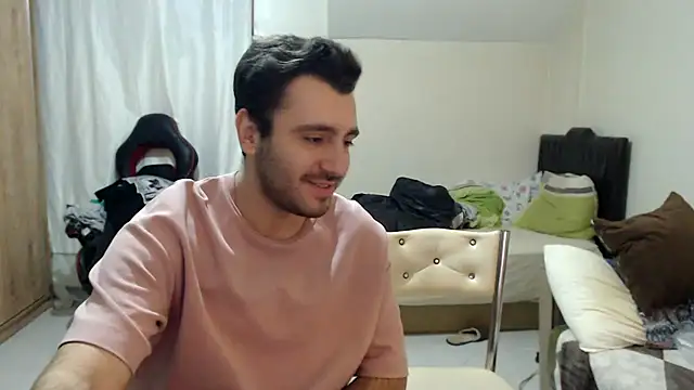 handsomeee04 online show from October 31, 8:05 pm