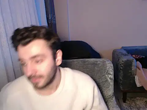 handsomeee04 online show from April 3, 5:19 pm