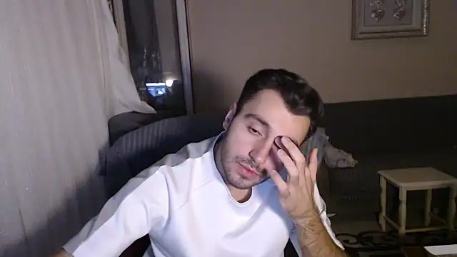 handsomeee04 online show from October 2, 2:15 am