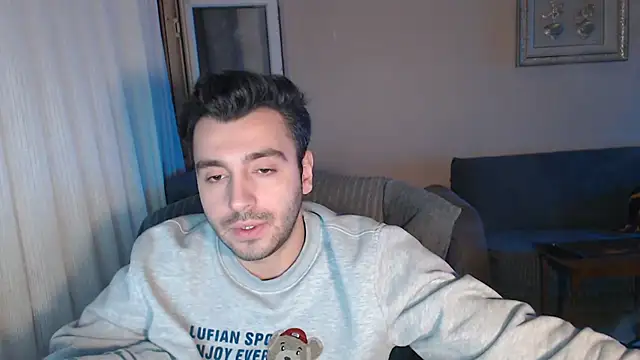 handsomeee04 online show from October 13, 9:05 pm