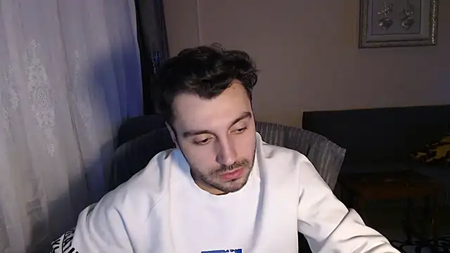 handsomeee04 online show from November 16, 10:13 pm