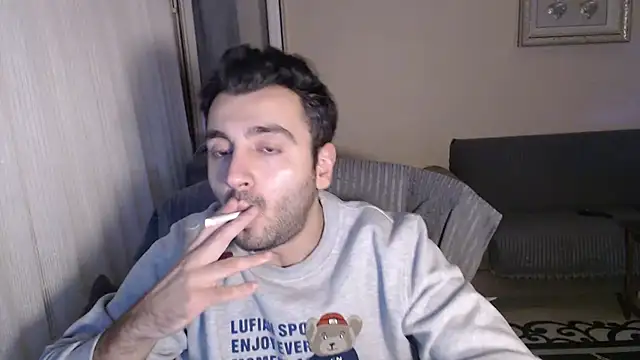 handsomeee04 online show from October 16, 9:56 pm