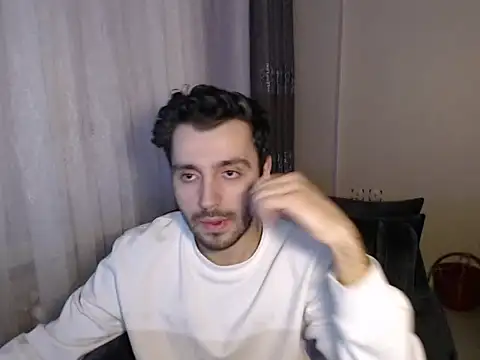 handsomeee04 online show from April 14, 10:37 pm