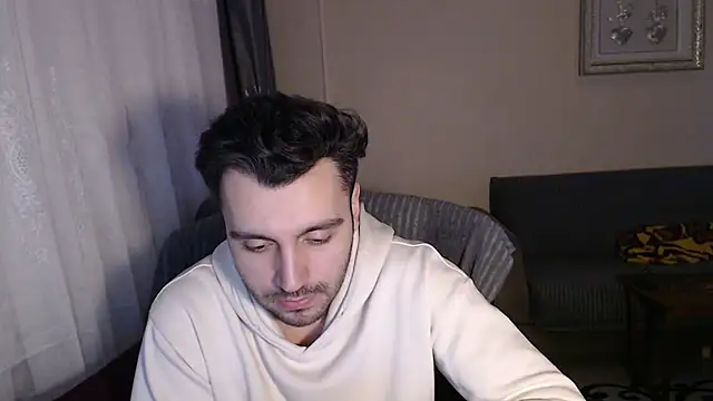 handsomeee04 online show from November 14, 10:35 pm