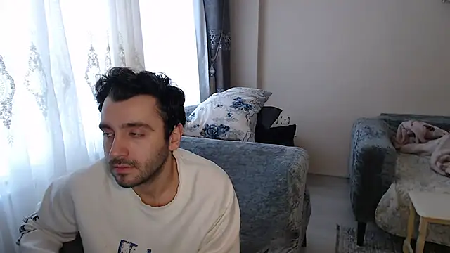 handsomeee04 online show from April 25, 3:53 am