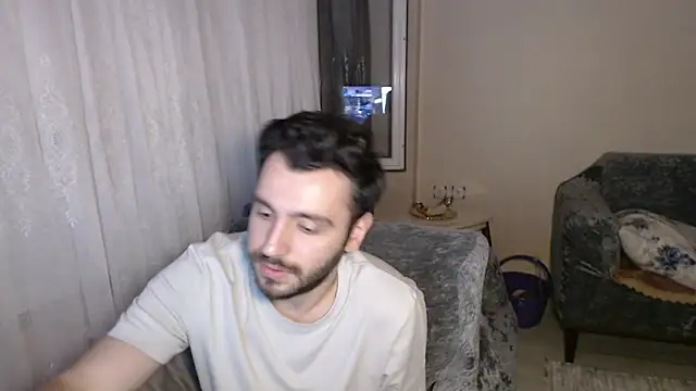 handsomeee04 online show from June 11, 10:18 pm