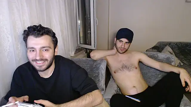 handsomeee04 online show from June 7, 11:43 pm