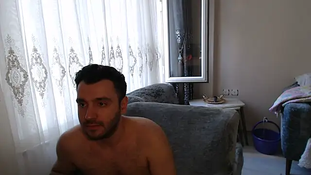 handsomeee04 online show from June 29, 3:57 am