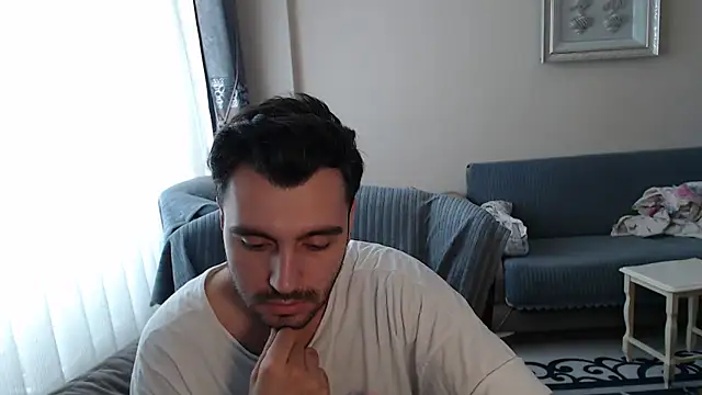 handsomeee04 online show from September 28, 12:45 pm