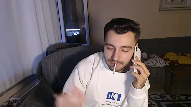 handsomeee04 online show from November 1, 3:17 pm