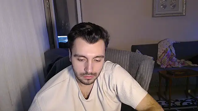 handsomeee04 online show from October 5, 9:27 pm