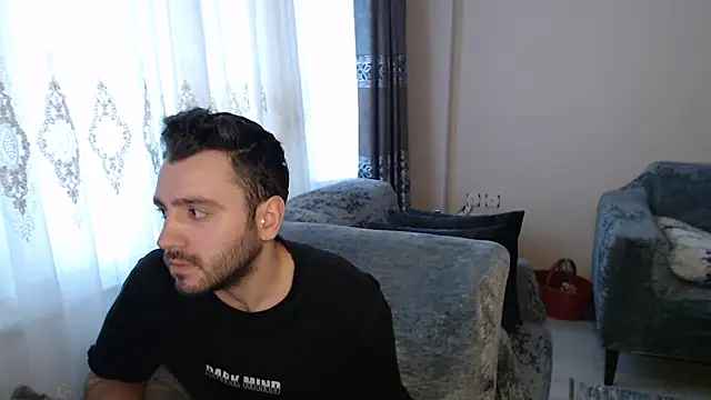 handsomeee04 online show from May 18, 3:06 am