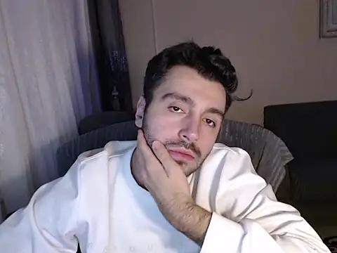 handsomeee04 online show from December 1, 10:32 pm