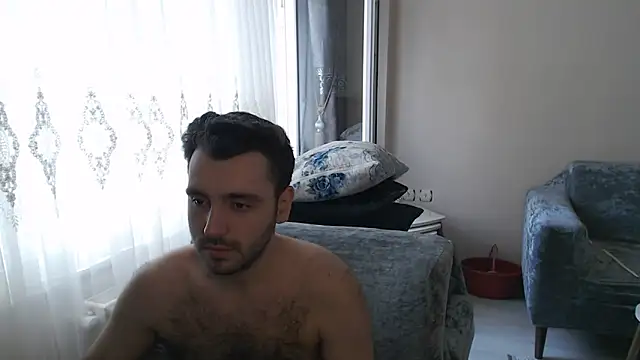 handsomeee04 online show from May 10, 1:57 pm