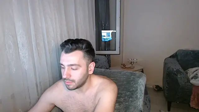 handsomeee04 online show from June 15, 9:14 pm
