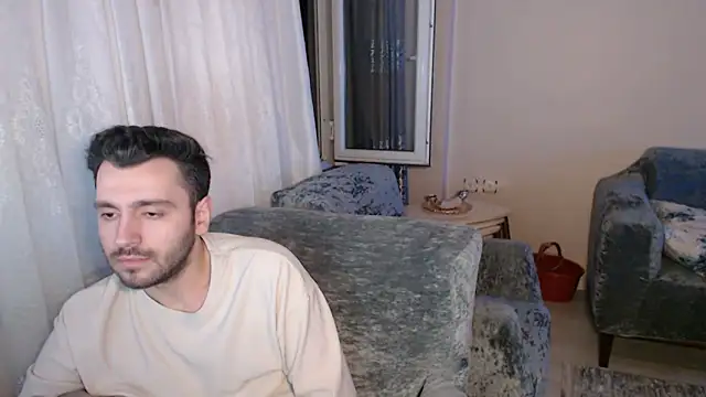 handsomeee04 online show from May 15, 11:58 pm