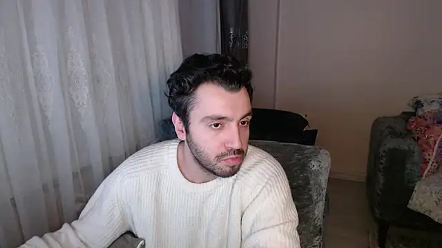 handsomeee04 online show from April 18, 8:53 pm