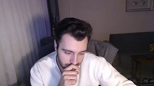 handsomeee04 online show from October 21, 9:47 pm