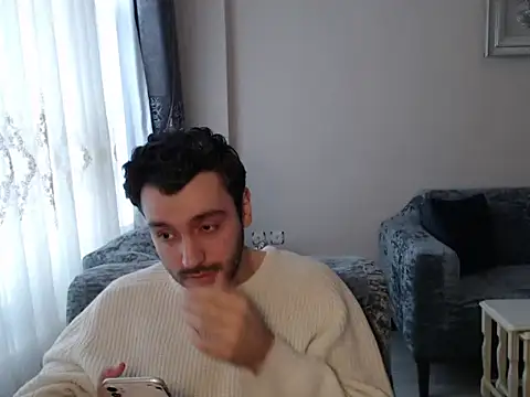 handsomeee04 online show from March 28, 2:07 pm