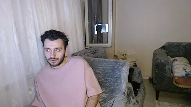 handsomeee04 online show from June 10, 1:40 am