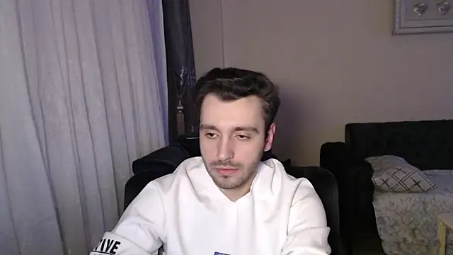 handsomeee04 online show from March 24, 10:10 pm