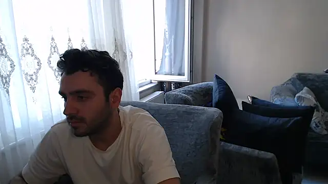 handsomeee04 online show from May 25, 2:49 pm