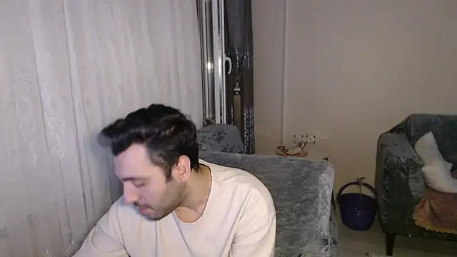 handsomeee04 online show from June 14, 8:43 pm