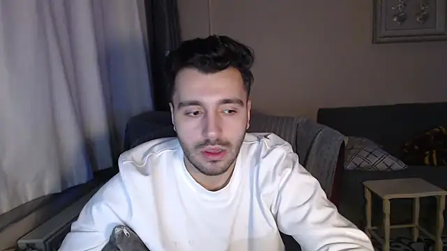 handsomeee04 online show from November 2, 4:34 pm