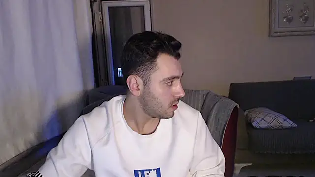 handsomeee04 online show from November 7, 8:02 pm