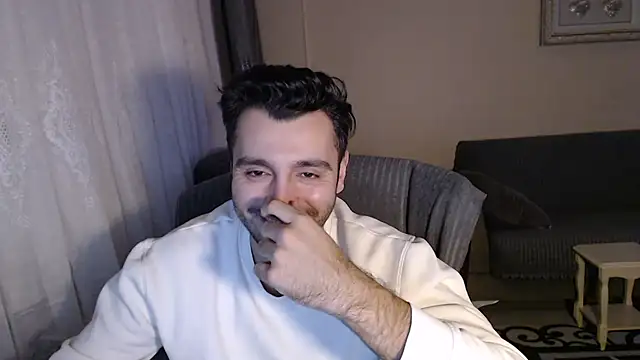 handsomeee04 online show from November 22, 10:19 pm