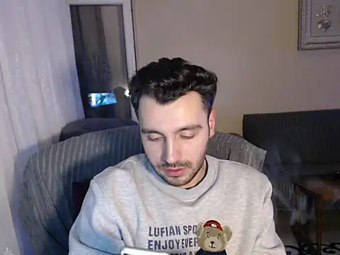 handsomeee04 online show from November 17, 10:36 pm