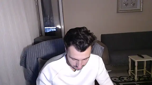 handsomeee04 online show from October 4, 1:07 am