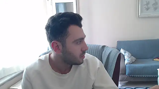 handsomeee04 online show from November 9, 11:25 am