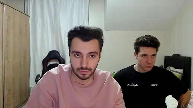 handsomeee04 online show from September 8, 7:57 pm