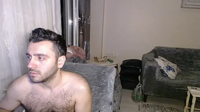 handsomeee04 online show from May 12, 11:33 pm
