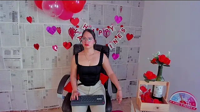 emmaTorres1 online show from February 13, 3:56 pm