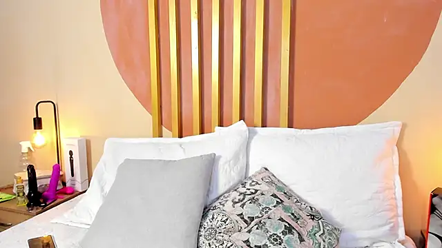 Snapshot of Nicole_Angels_ chatting on February 2, 7:24 pm Nicole Angels online show from February 2, 7:24 pm